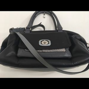 Beautiful Coach Crossbody w/ Snakeskin Detail